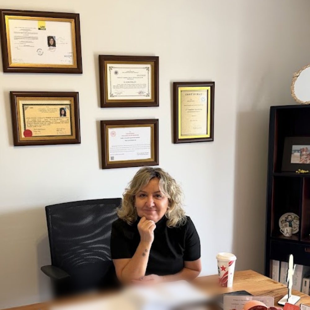 Op. Dr. Aslı Başver Can muayenehanesinde